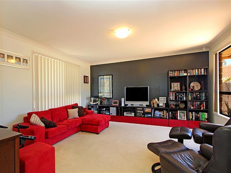 2 Aminta Court, Wellington Point QLD 4160