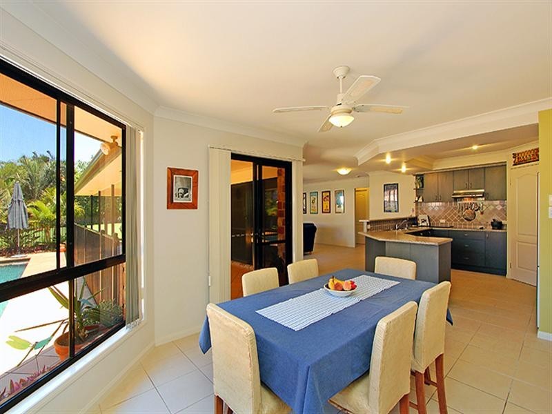 2 Aminta Court, Wellington Point QLD 4160