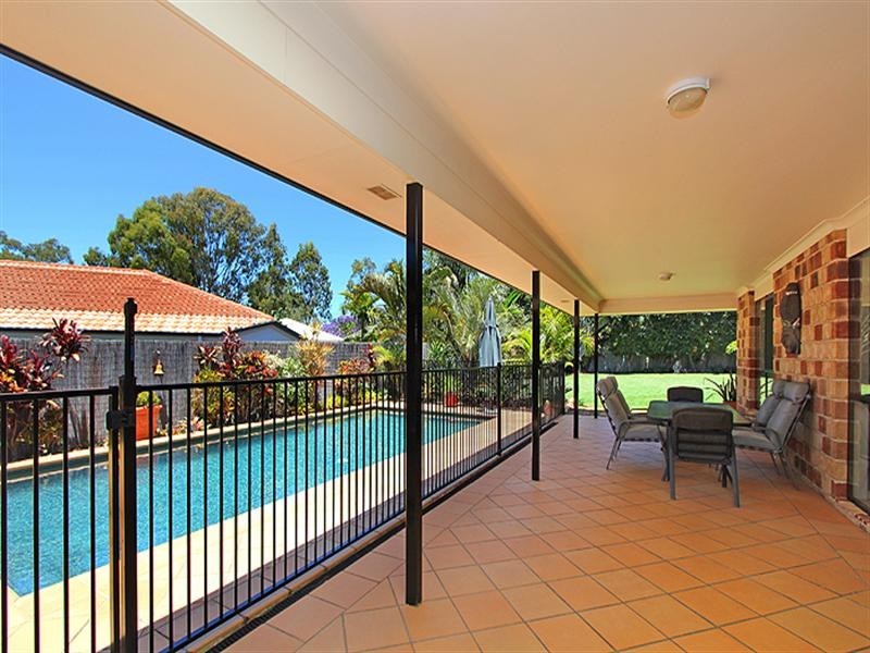 2 Aminta Court, Wellington Point QLD 4160