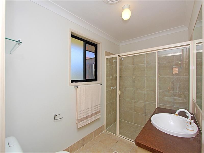 2 Aminta Court, Wellington Point QLD 4160