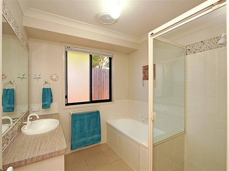 2 Aminta Court, Wellington Point QLD 4160