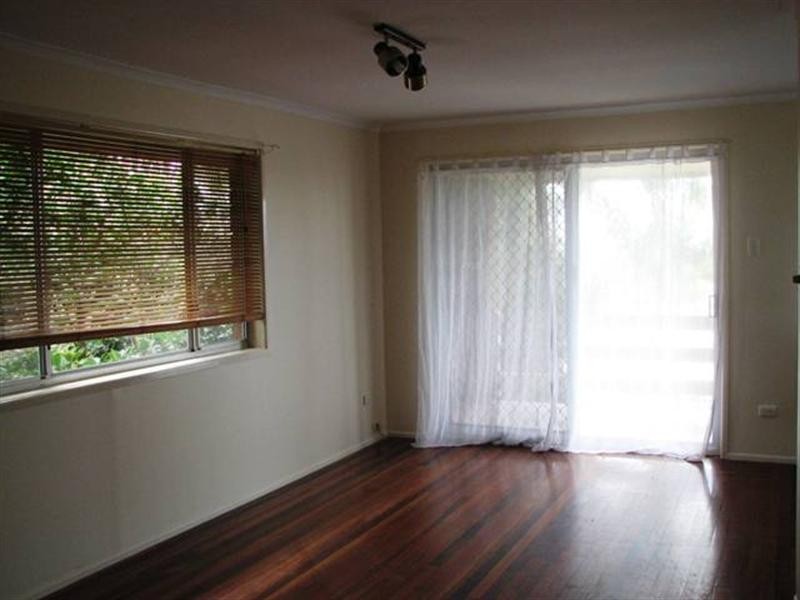 111 Thomas Street, Birkdale QLD 4159