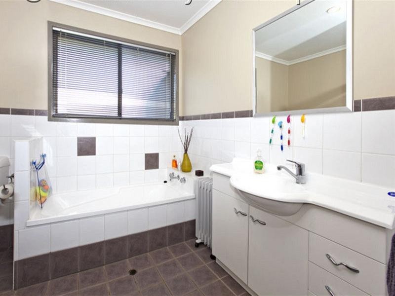 4 Gwingarra Street, Wellington Point QLD 4160