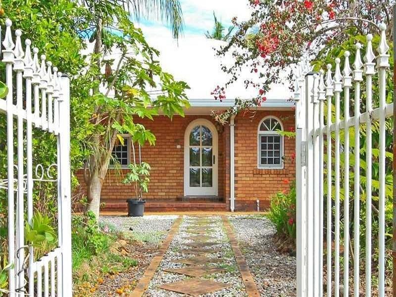 90 Main Road, Wellington Point QLD 4160