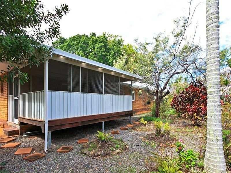 90 Main Road, Wellington Point QLD 4160