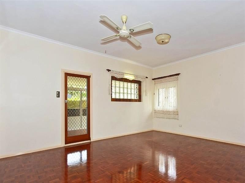 90 Main Road, Wellington Point QLD 4160