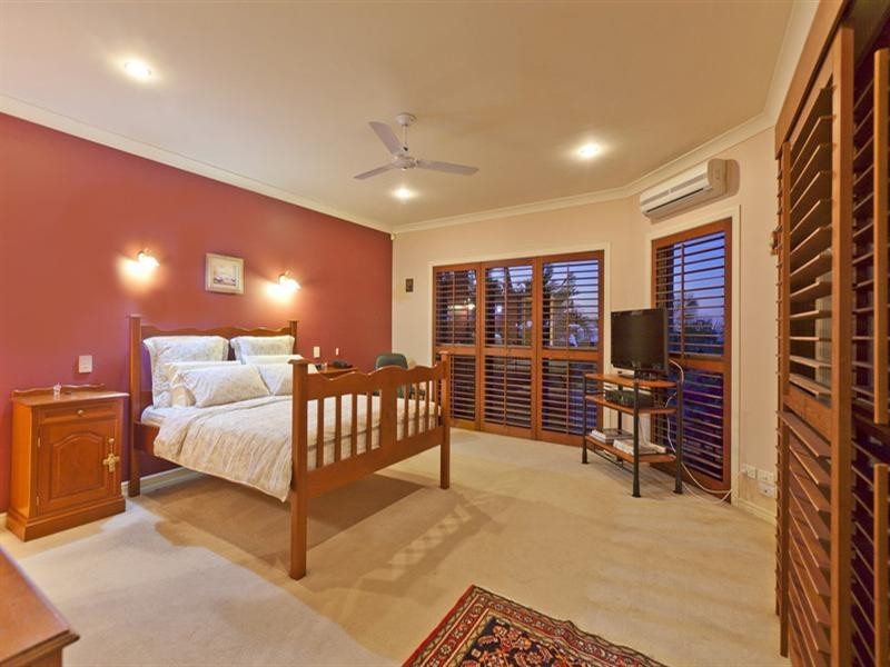 6 Commodore Drive, Birkdale QLD 4159