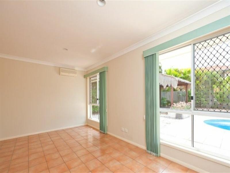 2 Sirocco Court, Ormiston QLD 4160