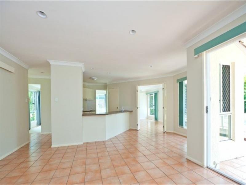 2 Sirocco Court, Raby Bay QLD 4163