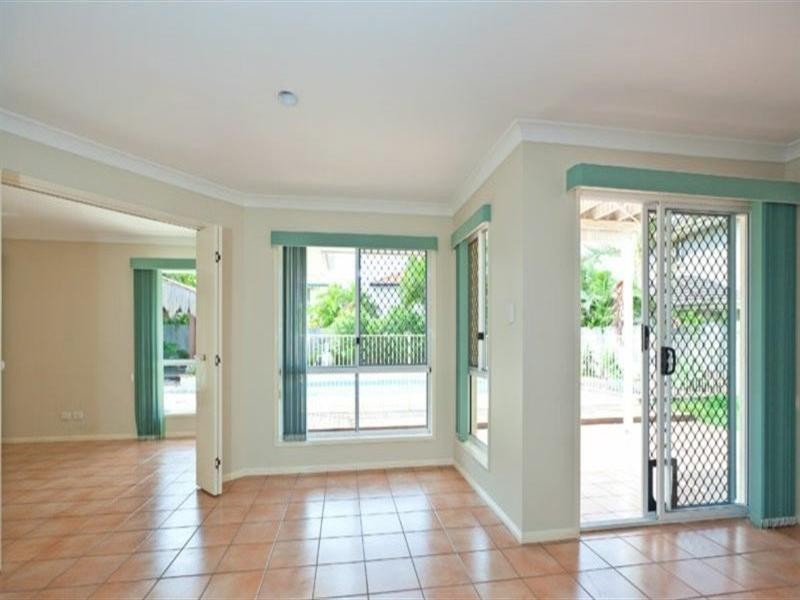 2 Sirocco Court, Raby Bay QLD 4163