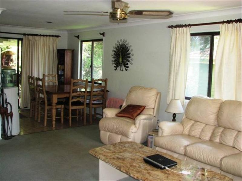 4 Currawong Drive, Birkdale QLD 4159