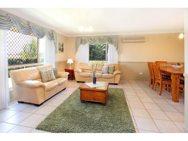 10 Johnston Avenue, Birkdale QLD 4159