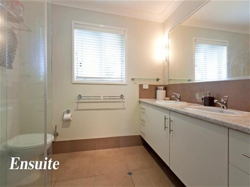 51 Spurs Drive, Wellington Point QLD 4160