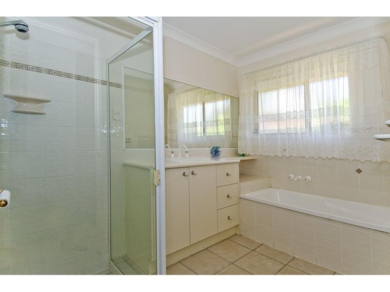 1 Helena Street, Wellington Point QLD 4160