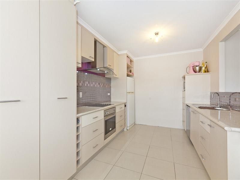 4 Wren Street, Birkdale QLD 4159