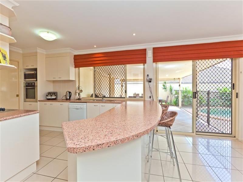 35 Trafalgar Vale Avenue, Wellington Point QLD 4160