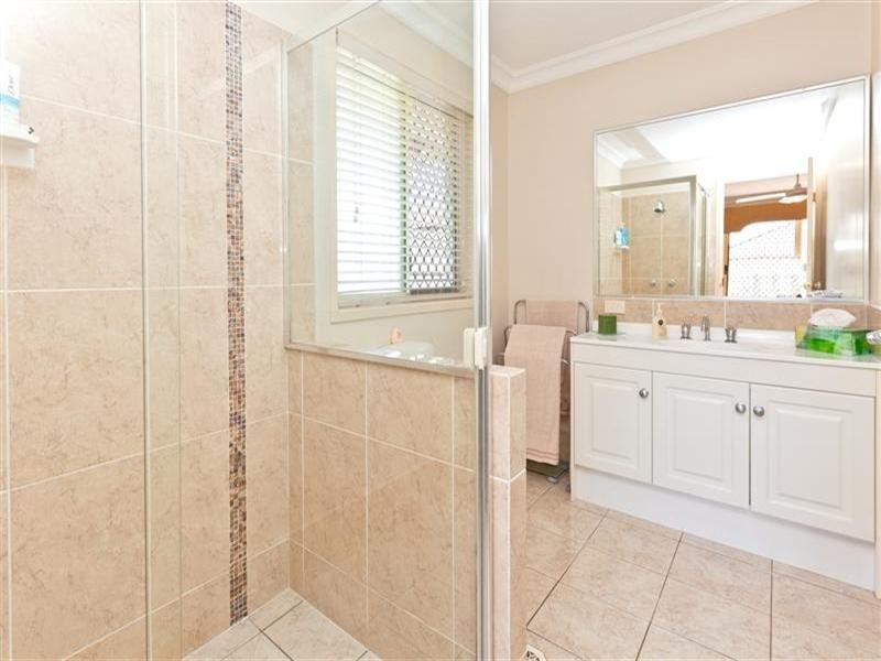 35 Trafalgar Vale Avenue, Wellington Point QLD 4160