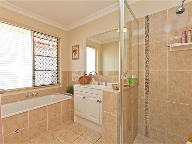 35 Trafalgar Vale Avenue, Wellington Point QLD 4160