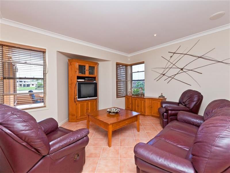 73 Allan Day Drive, Wellington Point QLD 4160