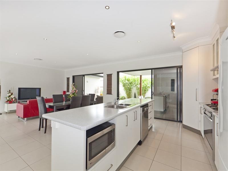 13 North Haven Place, Wellington Point QLD 4160