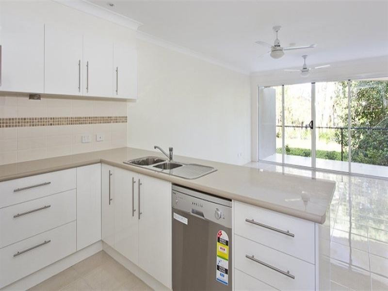 12 Valley Road, Wellington Point QLD 4160