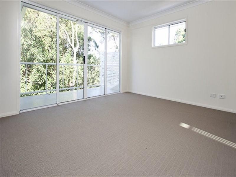 12 Valley Road, Wellington Point QLD 4160