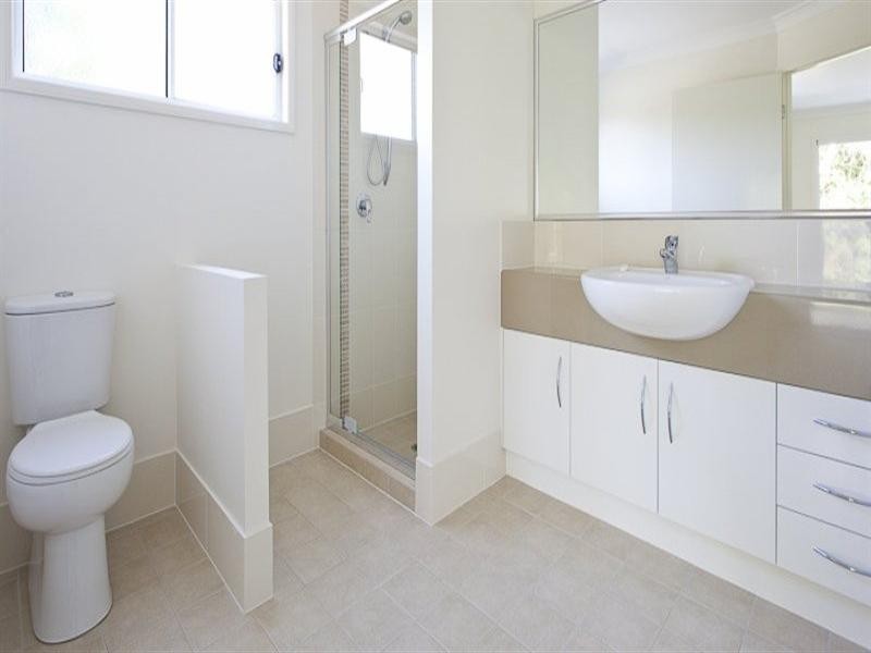 12 Valley Road, Wellington Point QLD 4160