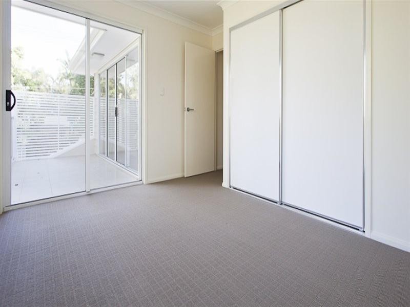 12 Valley Road, Wellington Point QLD 4160