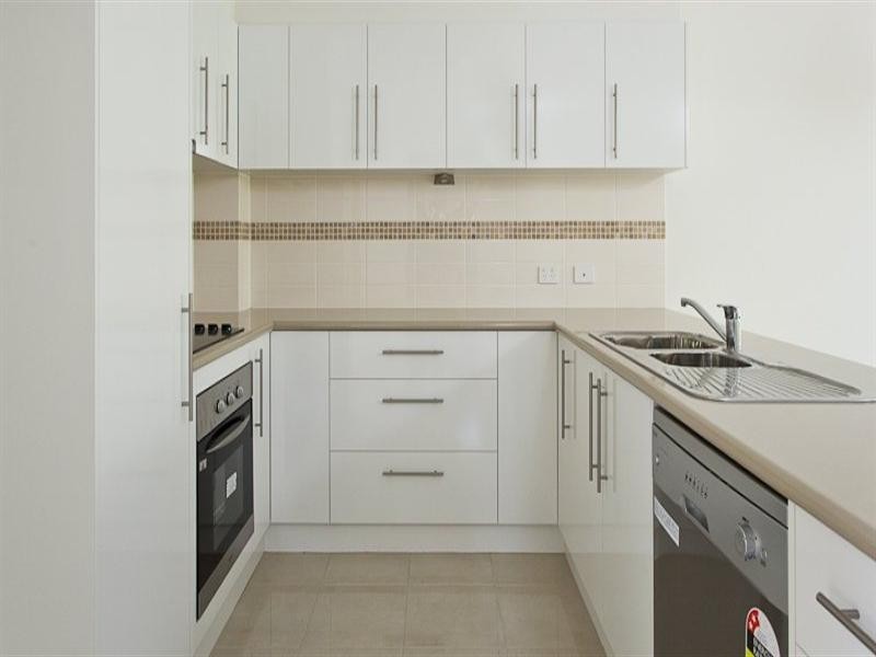 12 Valley Road, Wellington Point QLD 4160