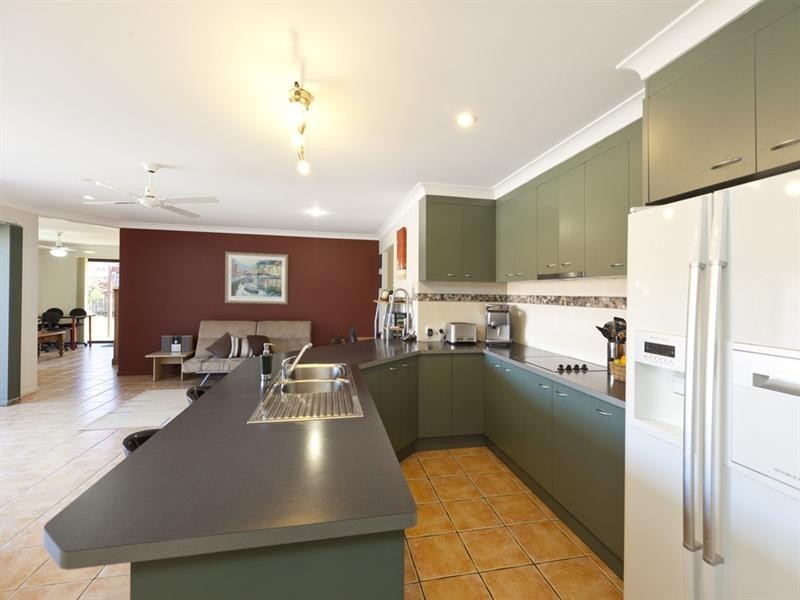 52 Hilliards Park Drive, Wellington Point QLD 4160