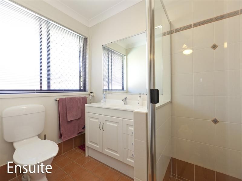 52 Hilliards Park Drive, Wellington Point QLD 4160