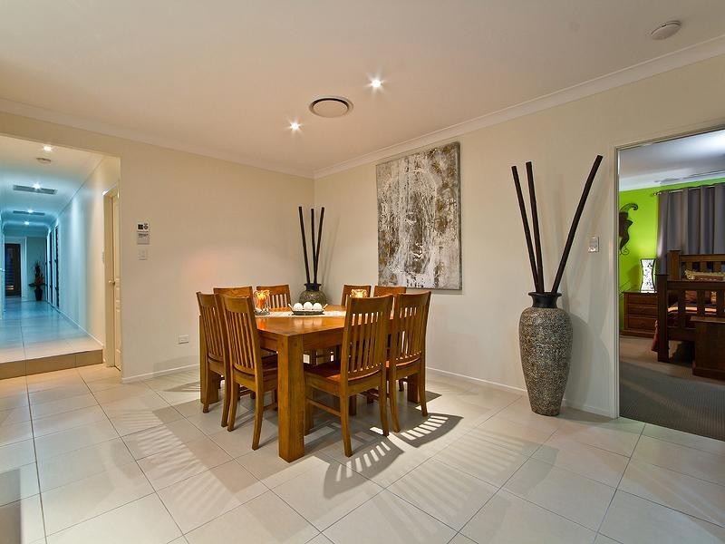 3 Kelby Close, Redland Bay QLD 4165