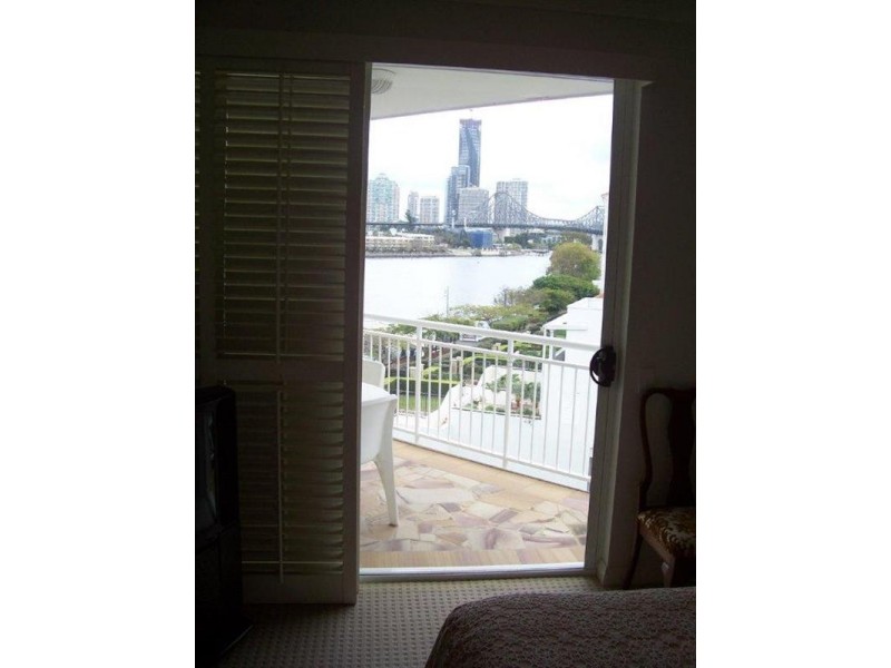 8/6 Merthyr Road, New Farm QLD 4005