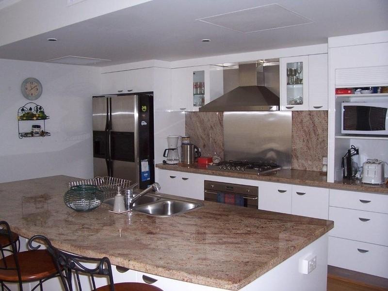 8/6 Merthyr Road, New Farm QLD 4005