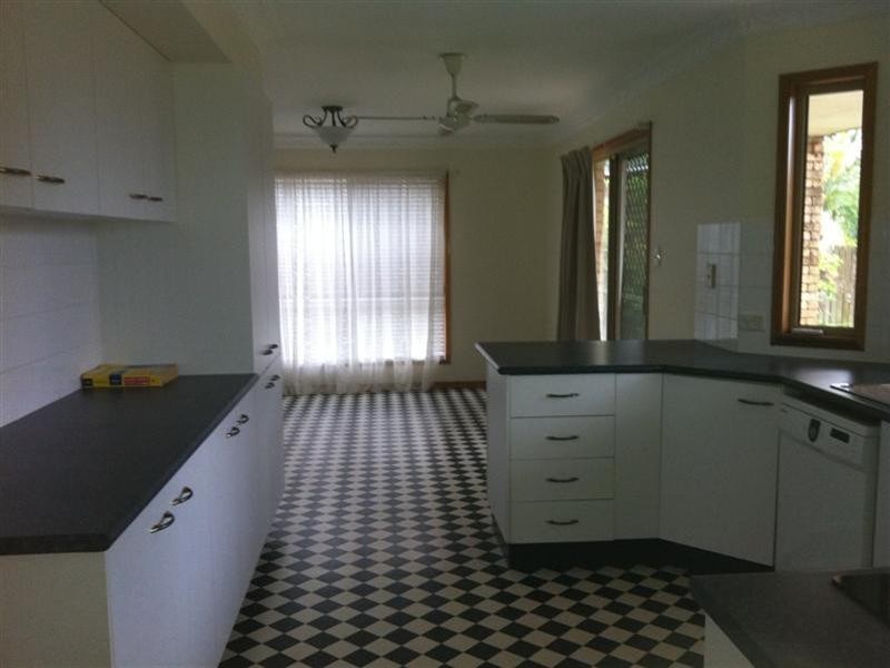 37 Chesterfield Crescent, Wellington Point QLD 4160