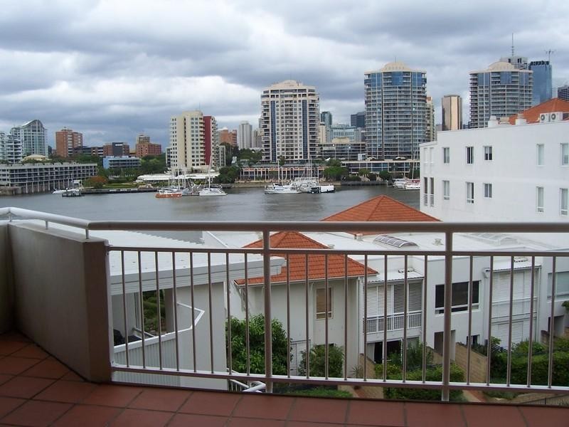 55/6 Merthyr Road, New Farm QLD 4005