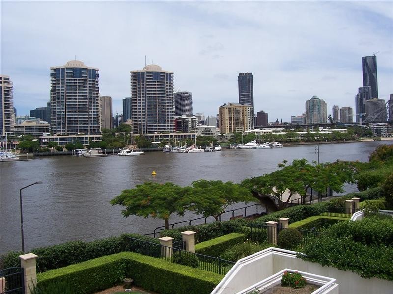 9/6 Merthyr Road, New Farm QLD 4005