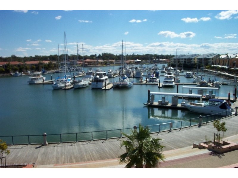 141 Shore Street, Raby Bay QLD 4163