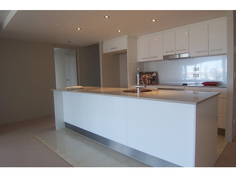 141 Shore Street, Raby Bay QLD 4163