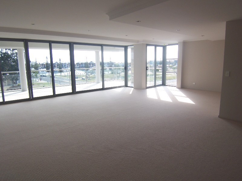 141 Shore Street, Raby Bay QLD 4163