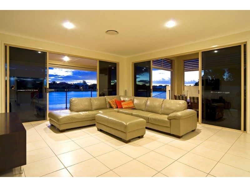 34 King Island Drive, Wellington Point QLD 4160