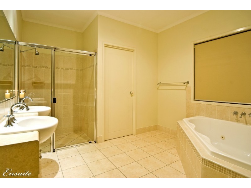 34 King Island Drive, Wellington Point QLD 4160