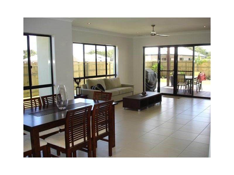 8 Silkpod Street, Meridan Plains QLD 4551