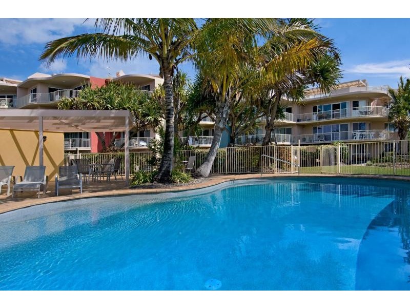 1 Surf Side On The Beach 145 Lowanna Drive, Buddina QLD 4575
