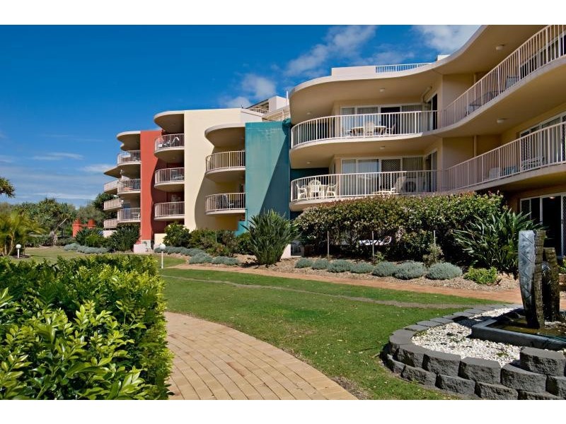 1 Surf Side On The Beach 145 Lowanna Drive, Buddina QLD 4575