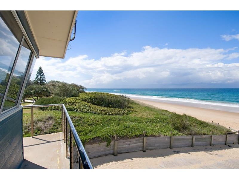1 Surf Side On The Beach 145 Lowanna Drive, Buddina QLD 4575
