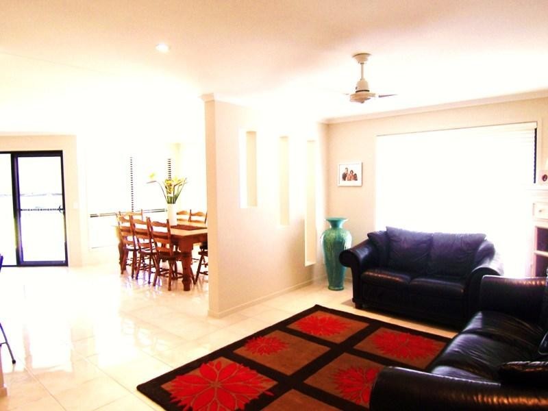 53 Alicia Circuit, Little Mountain QLD 4551