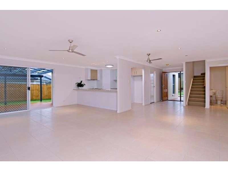 10 Alicia Circuit, Little Mountain QLD 4551