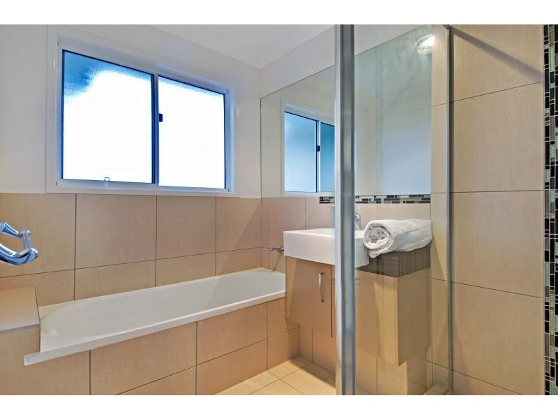 10 Alicia Circuit, Little Mountain QLD 4551