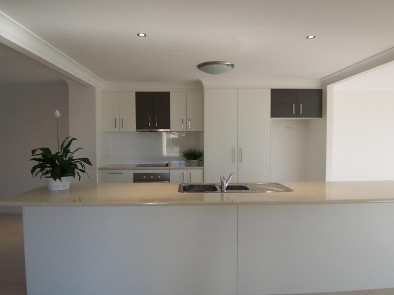 1/10 Alicia Circuit, Little Mountain QLD 4551